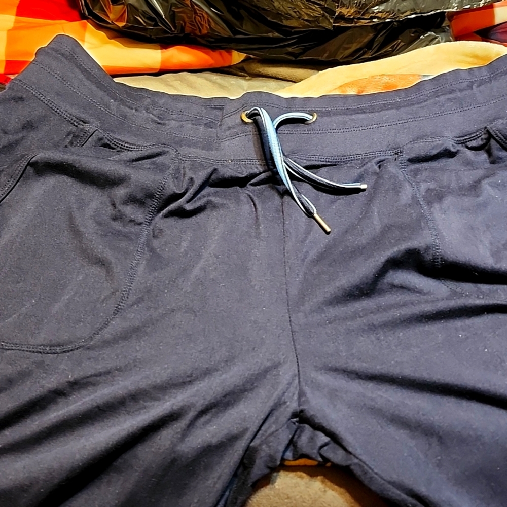 Blue louge pants with blue/pink tee top top is xl and bottom is 2xl